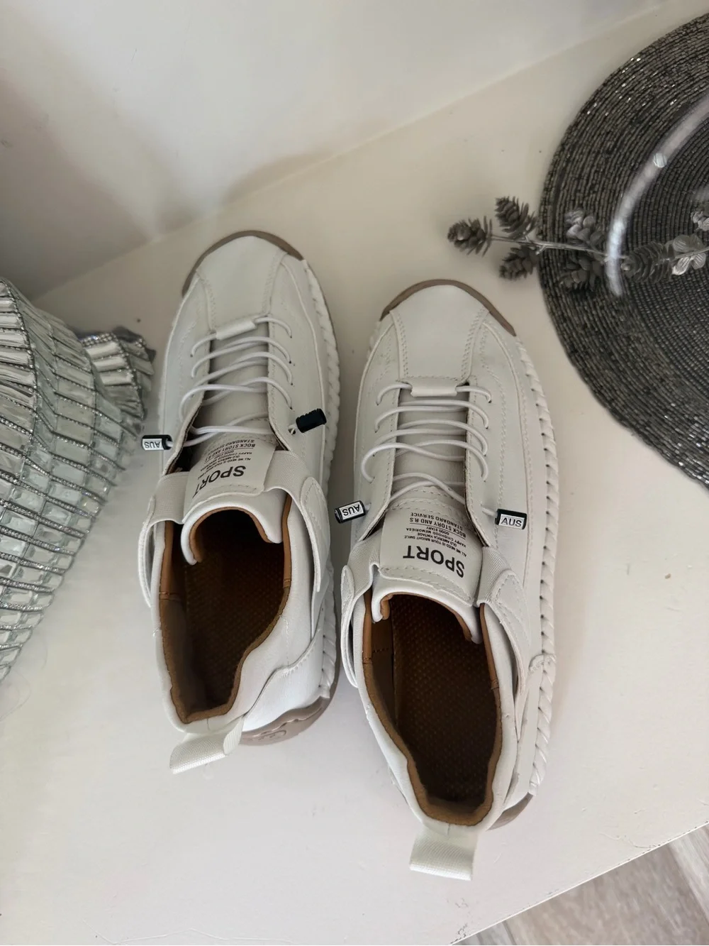 Sport clean white